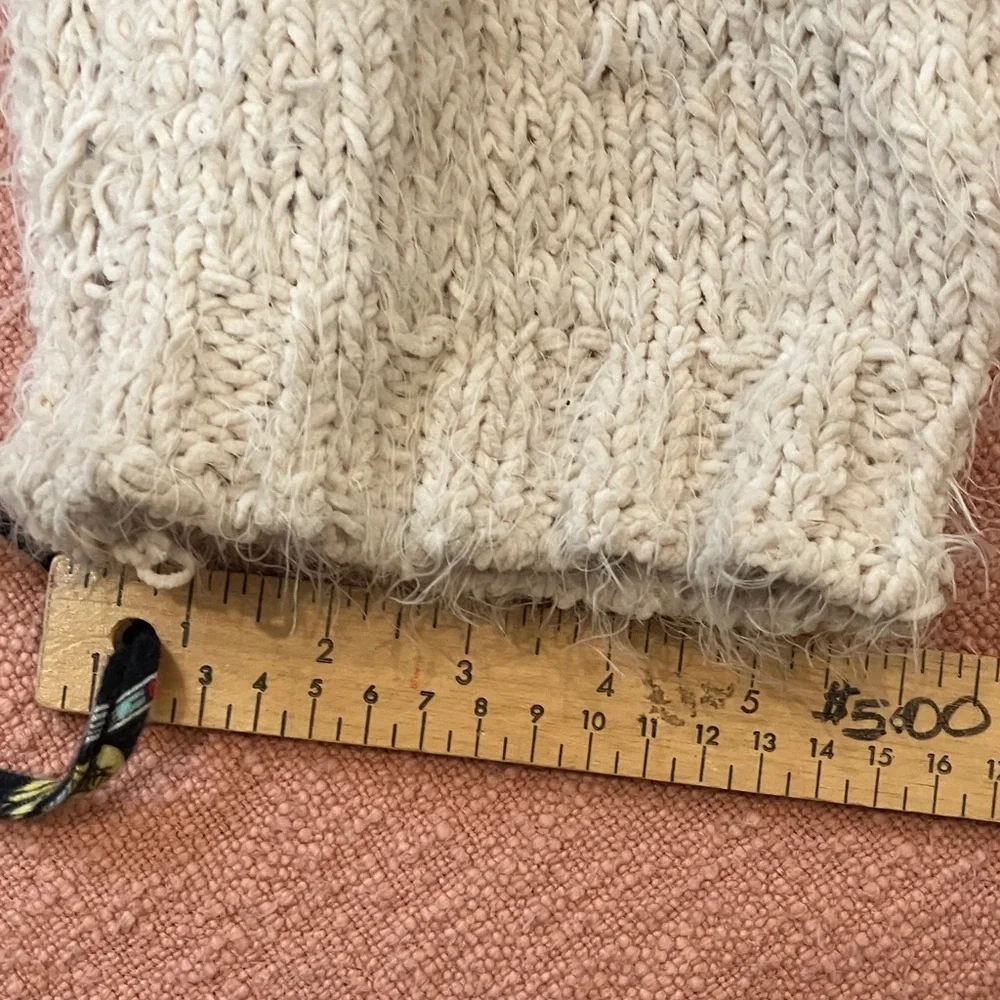POL small wm’s oversized Cream Cable Knit Cardigan - FLAWED - Picture 14 of 16